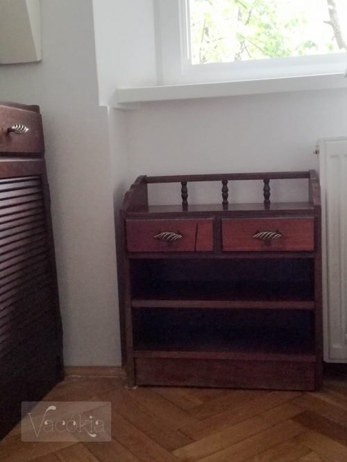 A kis bonanza már a helyén, új fogantyúkkal, felújítás előtt